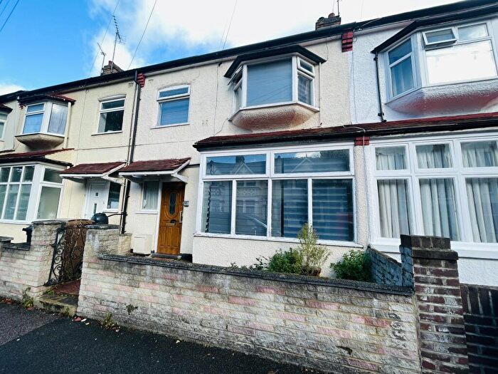 4 Bedroom Terraced House For Sale In West End Avenue, London, E10