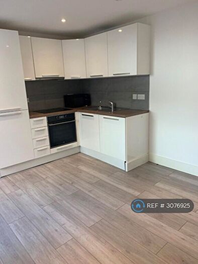 Studio To Rent In Shaw Heath, Stockport, SK2