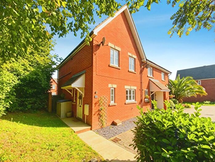 3 Bedroom End Of Terrace House For Sale In Anatase Close, Sittingbourne, Kent, ME10