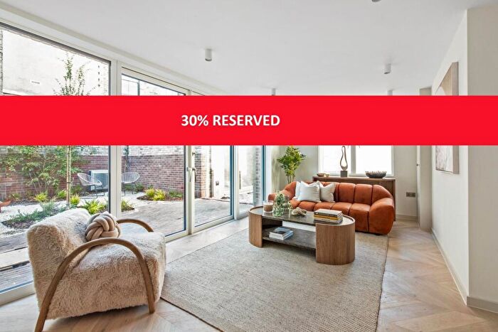 4 Bedroom House For Sale In Claybrook Walk, SE8
