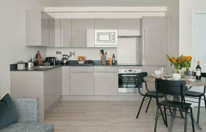 2 Bedroom Apartment To Rent In Silverworks, Newhall Walk, Ladywood, Birmingham, B3