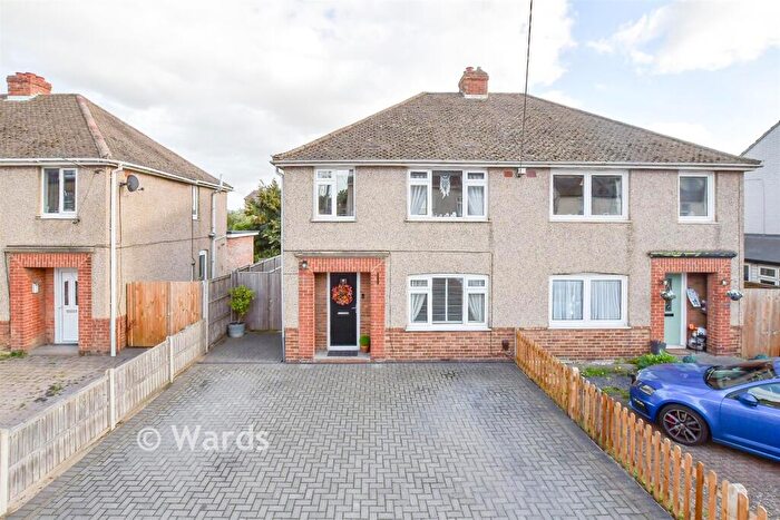 3 Bedroom Semi-Detached House For Sale In Malling Road, Snodland, Kent, Kent, ME6