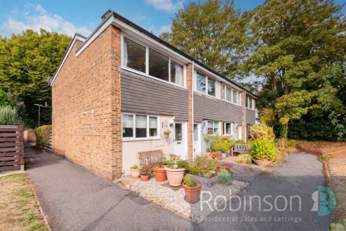 2 Bedroom Terraced House For Sale In Lynton Green, Maidenhead, Berkshire, SL6
