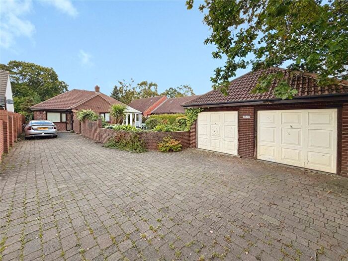 3 Bedroom Bungalow For Sale In Bawtry Road, Bessacarr, Doncaster, South Yorkshire, DN4