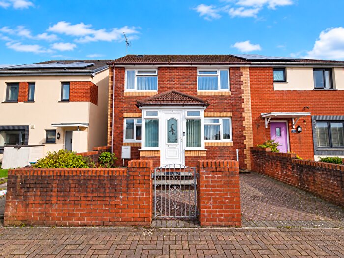 4 Bedroom Semi-Detached House For Sale In Willshere Road, Barnstaple, Devon, EX32