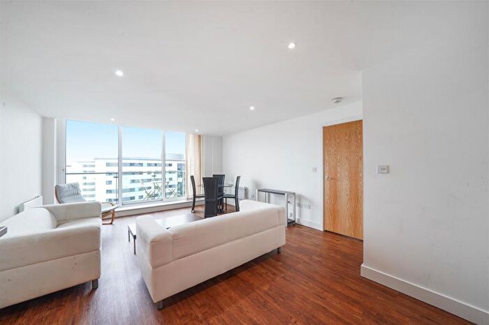 2 Bedroom Flat For Sale In Fathom Court, Basin Approach, E16
