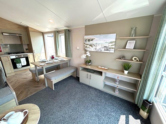 3 Bedroom Park Home For Sale In Hythe Road, Dymchurch, Romney Marsh, TN29