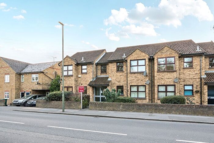 1 Bedroom Flat For Sale In Park View, Upper Halliford Road, Shepperton, TW17
