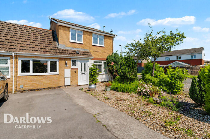 3 Bedroom Semi-Detached House For Sale In Waun Erw, Caerphilly, CF83