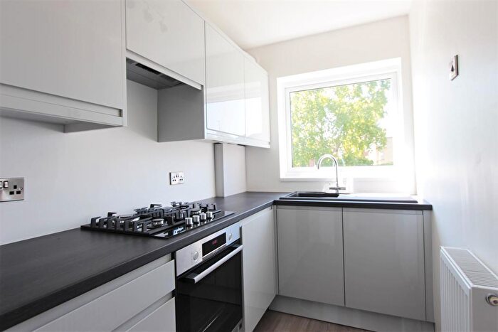 2 Bedroom Flat To Rent In Lemont Road, Sheffield, S17
