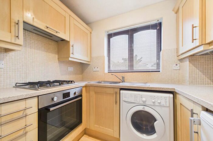 1 Bedroom Flat To Rent In Ashley Court, Lassell Gardens, Maidenhead, Berkshire, SL6