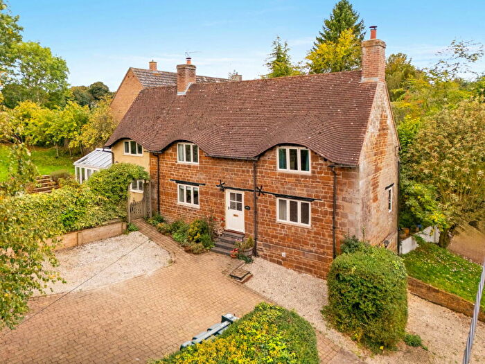 3 Bedroom Cottage For Sale In Preston Capes, Northamptonshire, NN11