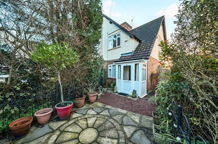 3 Bedroom Semi-Detached House For Sale In Farncombe, Godalming, Surrey, GU7