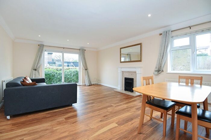 2 Bedroom Flat To Rent In Worple Road, Wimbledon, London, SW19