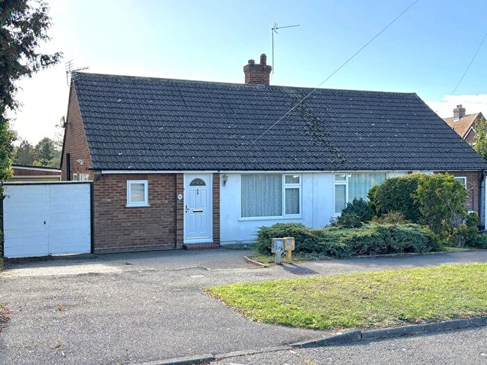 2 Bedroom Bungalow For Sale In Waysbrook, Letchworth Garden City, SG6
