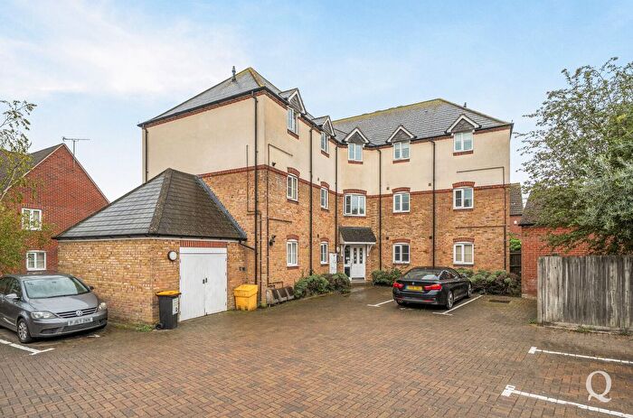 2 Bedroom Flat For Sale In Abelyn Avenue, Sittingbourne, ME10