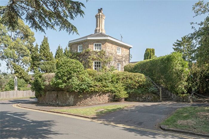 2 Bedroom Detached House For Sale In Lyndhurst Drive, Sevenoaks, Kent, TN13