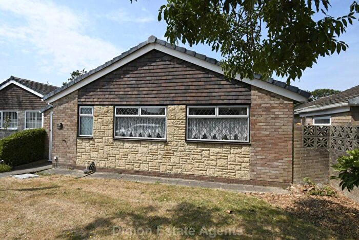 2 Bedroom Detached Bungalow For Sale In The Drive, Peel Common, PO13