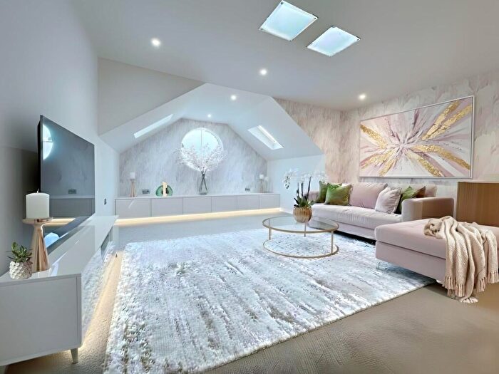 2 Bedroom Apartment For Sale In Off Fountain Way, Wilton Road, Salisbury, SP2