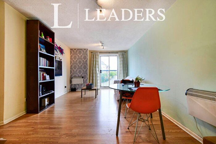 2 Bedroom Flat To Rent In Sherborne Street, Manchester, M8