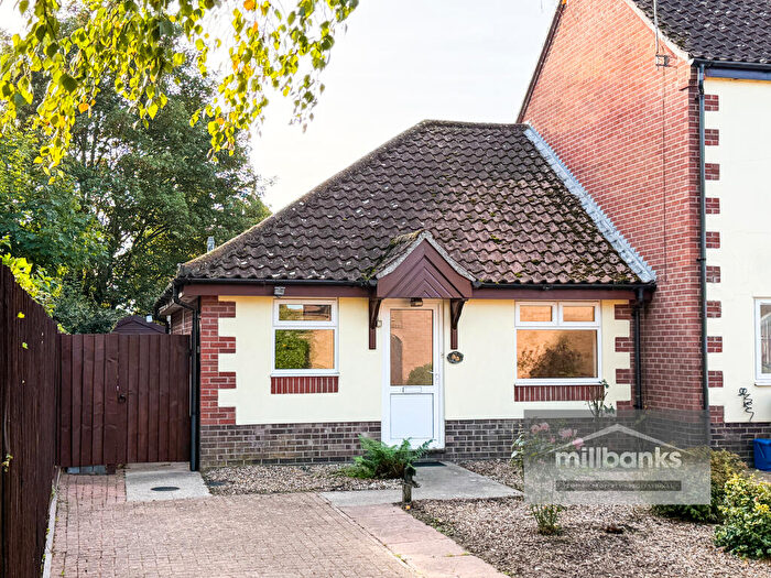 2 Bedroom Bungalow For Sale In Yew Tree Road, Attleborough, Norfolk, NR17