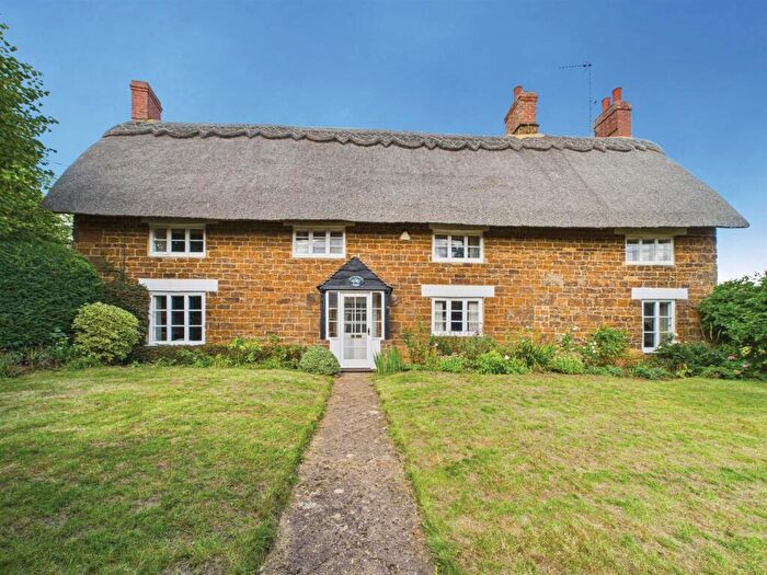 3 Bedroom Detached House For Sale In Boddington Road, Byfield, Daventry, NN11