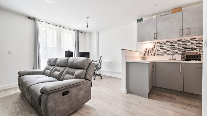 2 Bedroom Flat For Sale In Palmer Street, Huntley Wharf, RG1