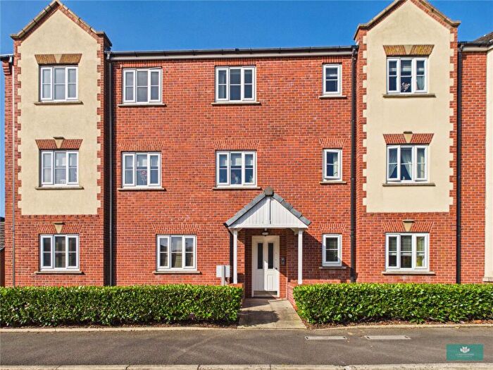 2 Bedroom Apartment For Sale In Windmill Close, Royton, Oldham, Lancashire, OL2