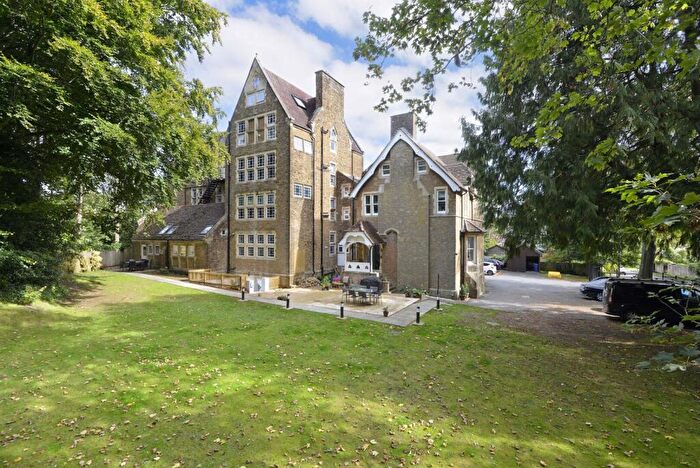 2 Bedroom Apartment For Sale In Filmer Grove, Godalming, GU7