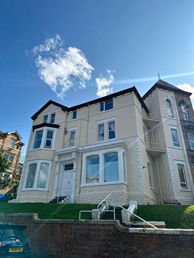 1 Bedroom Flat To Rent In Flat, Cromwell Parade, Scarborough, YO11
