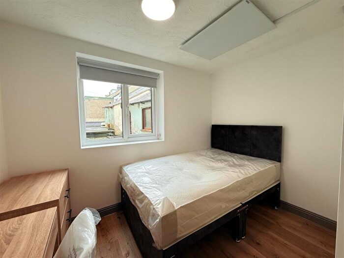 2 Bedroom Apartment To Rent In Holyhead Road, Bangor, LL57
