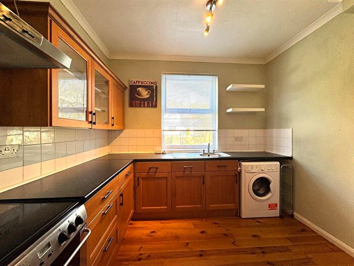 2 Bedroom Flat To Rent In Cobham Terrace, Bean Road, Greenhithe, DA9