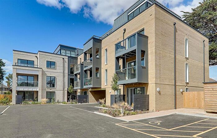 2 Bedroom Flat For Sale In Farncombe Road, Lindfield Place, BN11