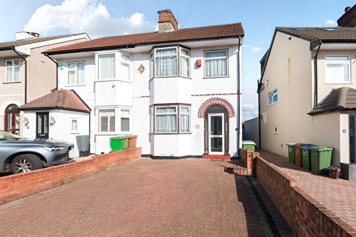 3 Bedroom Semi-Detached House For Sale In Boundary Road, Sidcup, DA15