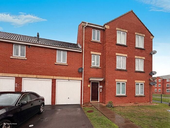 2 Bedroom Flat For Sale In Lords Way, Bridgwater, TA6