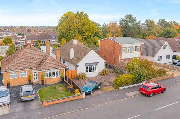 2 Bedroom Bungalow For Sale In Landor Road, Whitnash, Leamington Spa, Warwickshire, CV31