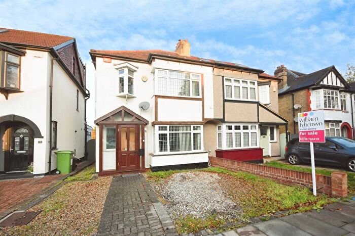 3 Bedroom Semi-Detached House For Sale In Lodge Avenue, Romford, RM2