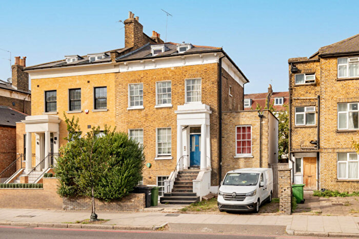 1 Bedroom Flat For Sale In Tollington Road, London, N7