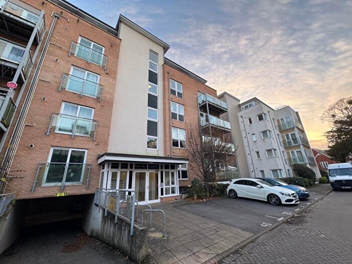 2 Bedroom Flat To Rent In James Weld Close, Southampton, SO15