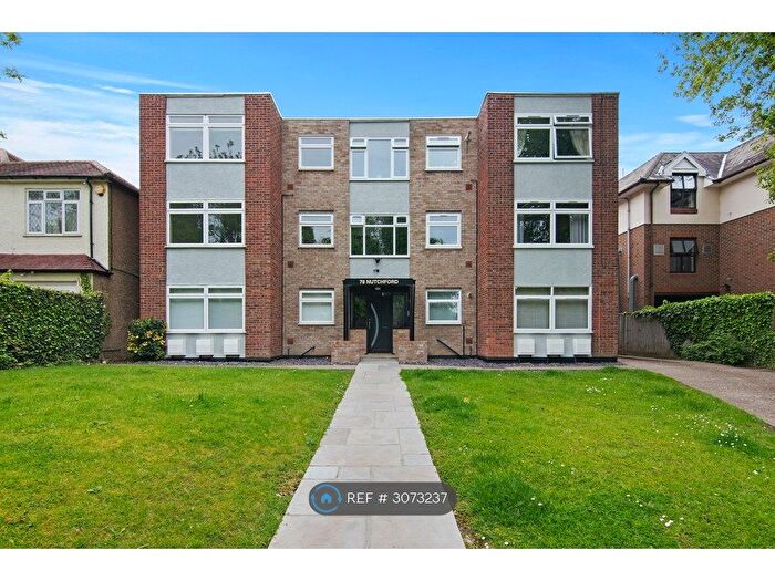 3 Bedroom Flat To Rent In Wellington Road, Enfield, EN1