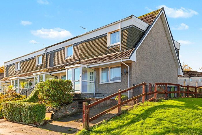 2 Bedroom End Of Terrace House For Sale In Walker Drive, Elderslie, Johnstone, PA5