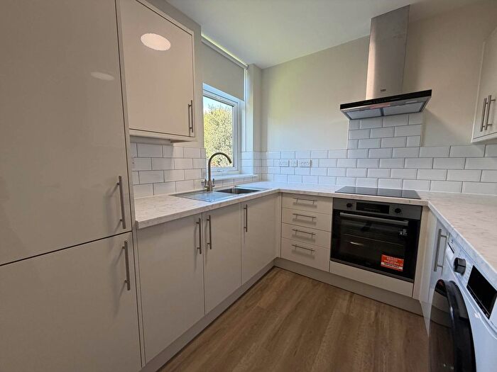 2 Bedroom Flat To Rent In Halstead Close, Canterbury, CT2