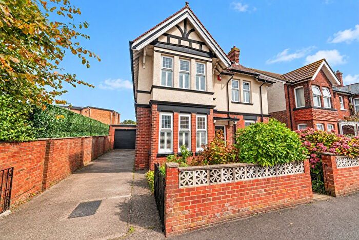 6 Bedroom Detached House For Sale In St. Andrews Road, Gosport, PO12