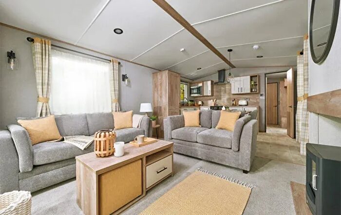 2 Bedroom Lodge For Sale In Mawgan Porth, Newquay, TR8