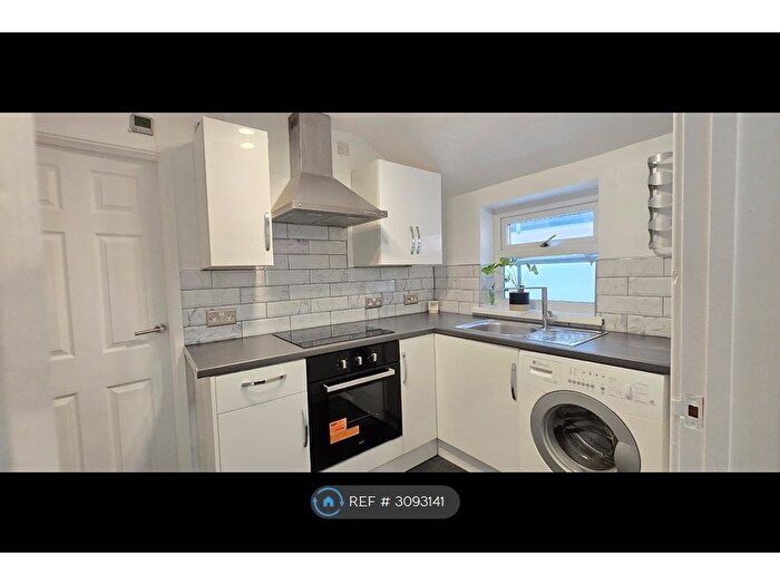 2 Bedroom Flat To Rent In Arthur Street, Cardiff, CF24