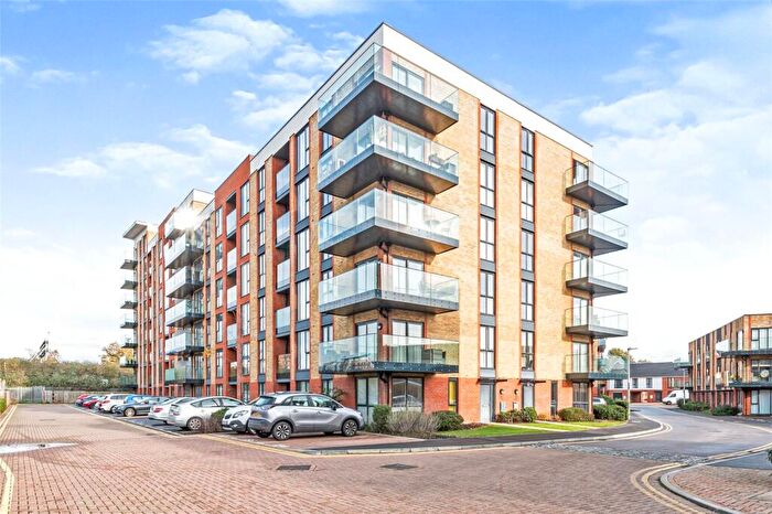 2 Bedroom Apartment For Sale In Oscar Wilde Road, Reading, Berkshire, RG1