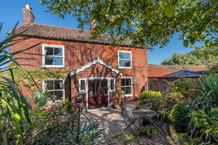 4 Bedroom Detached House For Sale In The Street, North Walsham, NR28