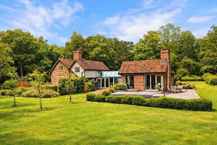 4 Bedroom Detached House To Rent In The Haven, RH14