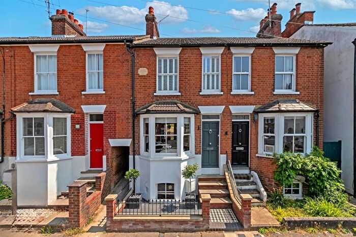 3 Bedroom Terraced House For Sale In West View Road, St. Albans, AL3