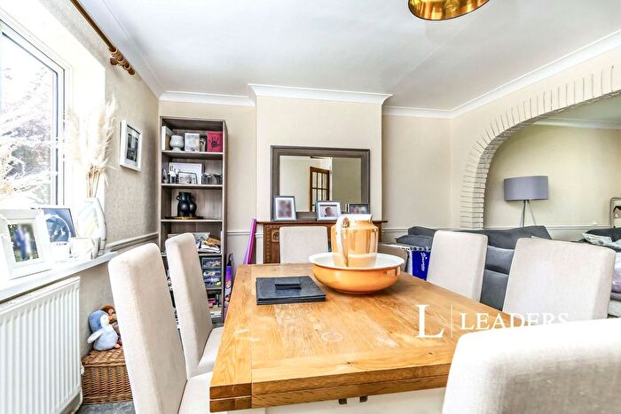 3 Bedroom Semi-Detached House For Sale In Hurst Way, Sevenoaks, Kent, TN13